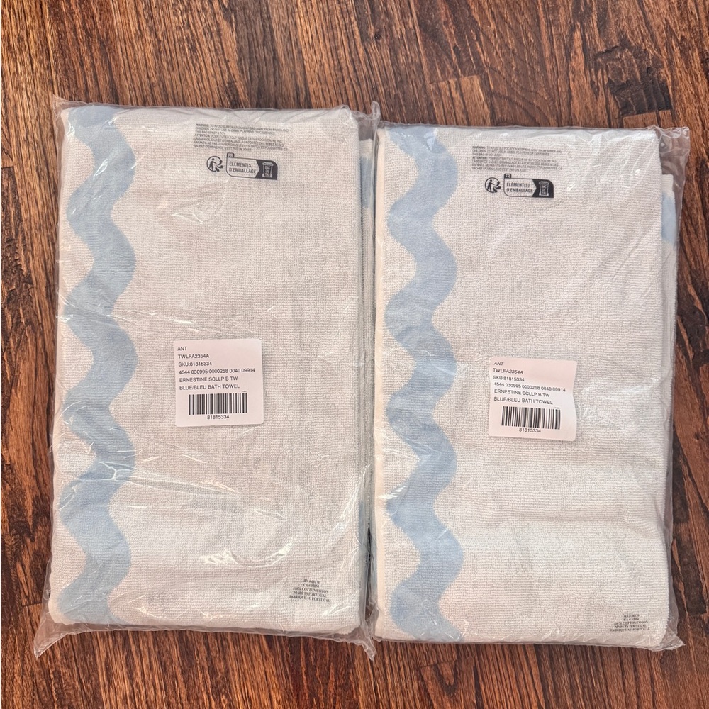 Anthropologie Maeve Scalloped Bath Towels (2) - Picture 3 of 5